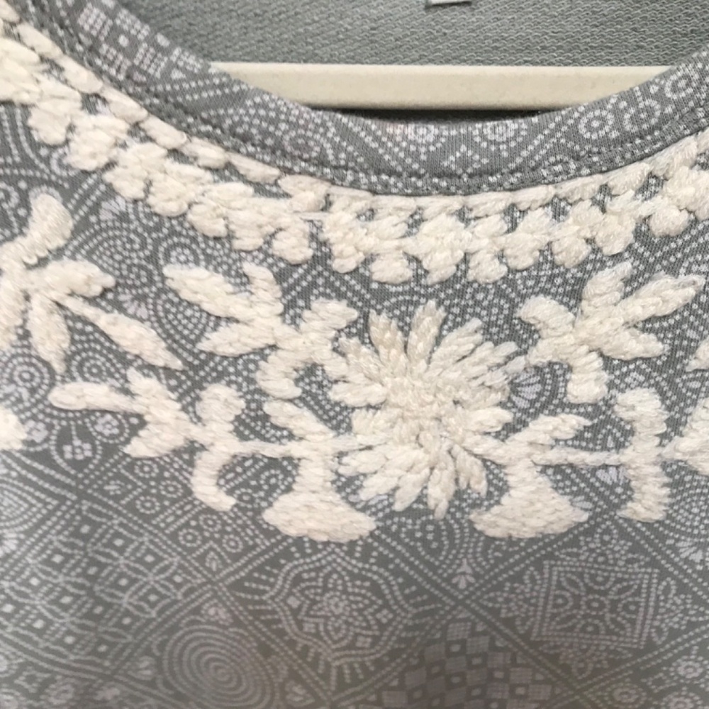 Lucky Brand Sage Green and Cream Long Sleeve Cotton Top - Picture 7 of 16